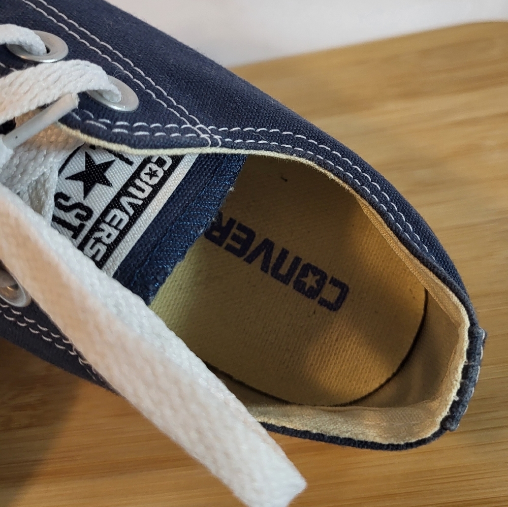 Classic low top converse sneakers - Picture 6 of 7